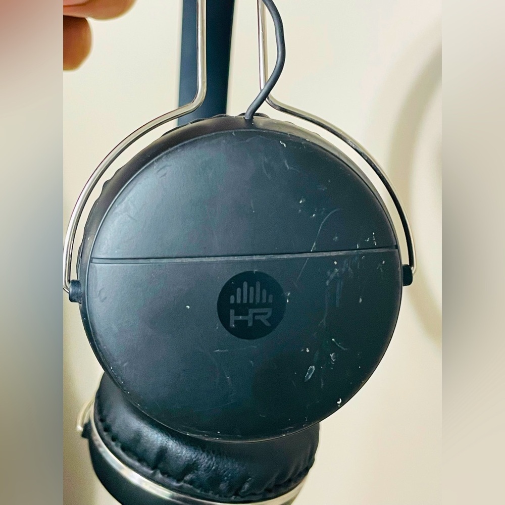 HeadRush HRC 5020b - Wireless Bluetooth on ear headphones- used- good